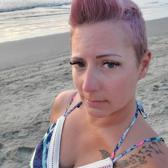 Welcome to my closet ❤ - Picture 4 of 8